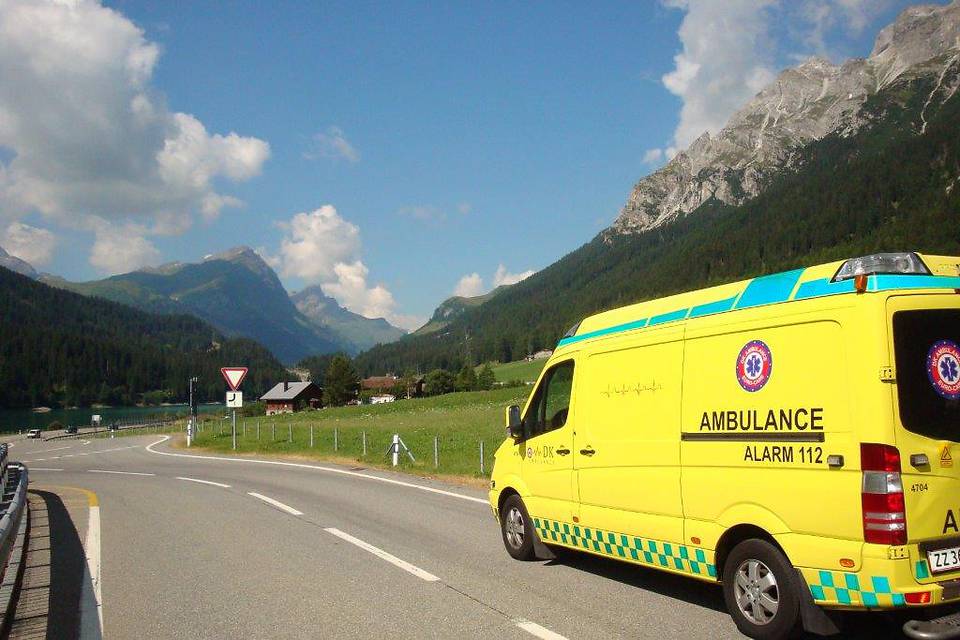 Liggende sygetransport for alle danskere